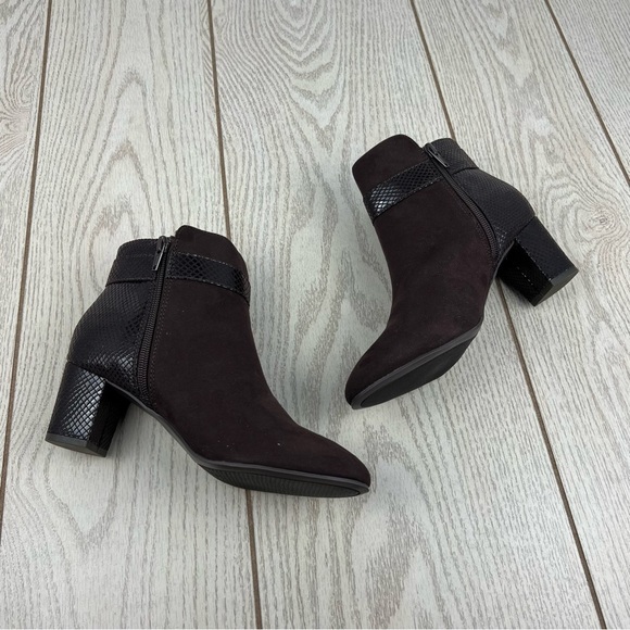Karen Scott Women's Ivyy Mixed-Media Booties 7M Chocolate Brown $70 - Picture 4 of 9